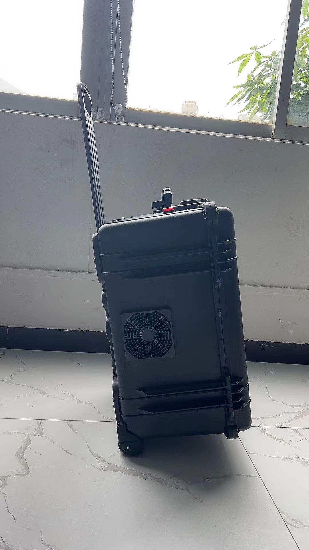 姑苏手拉箱型移动通信干扰器